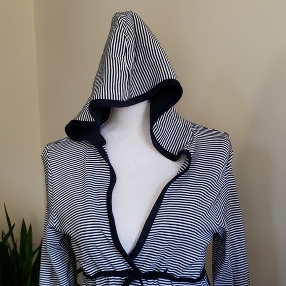 Johns New York  Hoodie - Picture 2 of 6